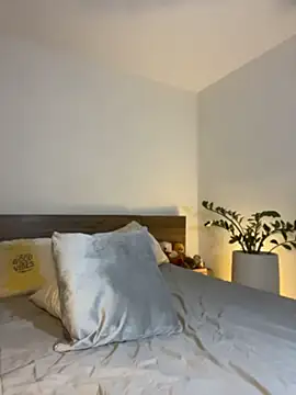 Snapshot of Lena-Williamss chatting on April 22, 2026, 3:35 am Lena-Williamss online show from April 22, 2026, 3:35 am