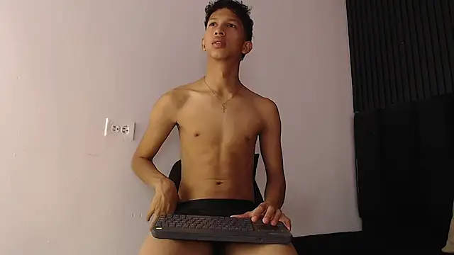 Snapshot of SmoothAlpha_ chatting on February 13, 2026, 2:50 pm SmoothAlpha online show from February 13, 2026, 2:50 pm