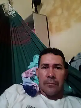 Snapshot of Juven1632 chatting on April 2, 2026, 12:29 am Juven1632 online show from April 2, 2026, 12:29 am