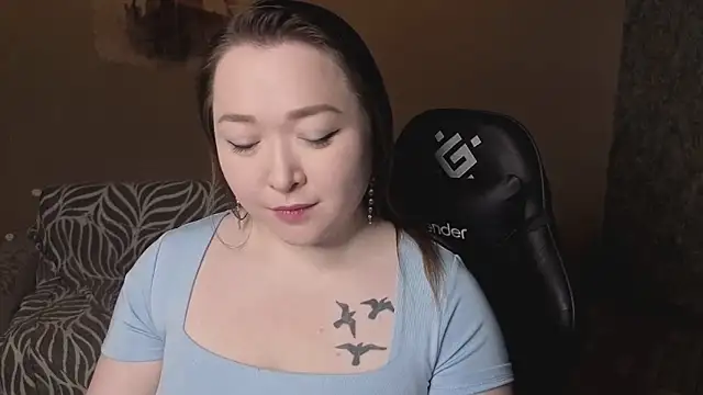 DianaLure online show from December 21, 2025, 1:41 am