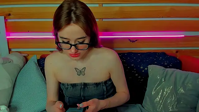 Snapshot of Evis_Dailyy chatting on January 15, 2026, 1:09 am Evis Dailyy online show from January 15, 2026, 1:09 am