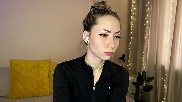 sun under skyy online show from February 22, 2026, 2:03 am