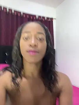 Snapshot of Sophia_Moons_ chatting on February 20, 2026, 1:13 am Sophia Moons online show from February 20, 2026, 1:13 am