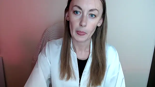 LiaSeass  online show from July 4, 2026, 12:53 pm