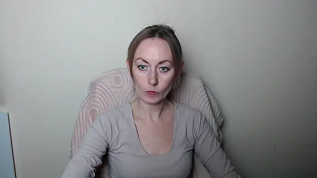 LiaSeass  online show from April 6, 2026, 12:17 pm