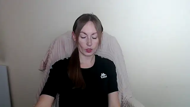LiaSeass  online show from May 6, 2026, 11:58 am