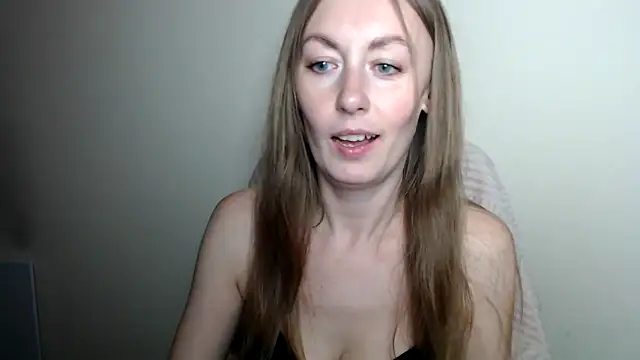 LiaSeass  online show from May 25, 2026, 12:04 pm