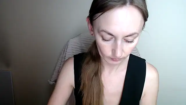 LiaSeass  online show from June 26, 2026, 12:00 pm