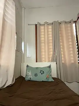 Snapshot of stripyapril chatting on January 13, 2026, 6:39 am stripyapril online show from January 13, 2026, 6:39 am