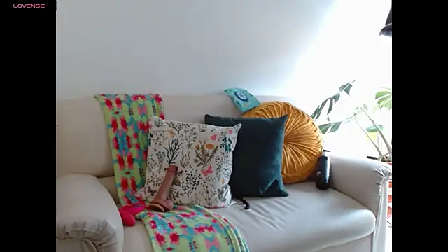 Snapshot of NovahPerotti chatting on March 31, 2026, 6:10 pm NovahPerotti online show from March 31, 2026, 6:10 pm