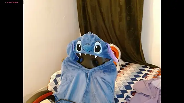 Snapshot of NovahPerotti chatting on March 29, 2026, 12:01 am NovahPerotti online show from March 29, 2026, 12:01 am