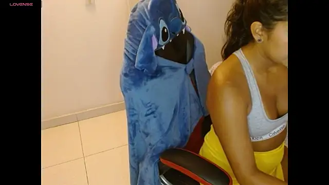 Snapshot of NovahPerotti chatting on April 16, 2026, 6:47 am NovahPerotti online show from April 16, 2026, 6:47 am