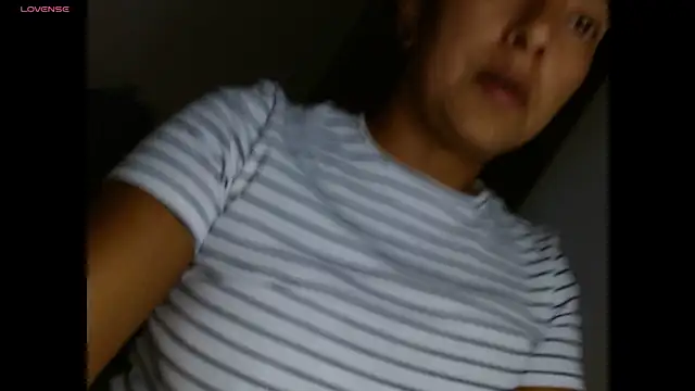 Snapshot of NovahPerotti chatting on April 4, 2026, 9:49 am NovahPerotti online show from April 4, 2026, 9:49 am