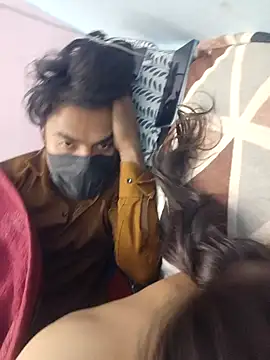 couple love 34 online show from January 11, 2026, 8:05 pm