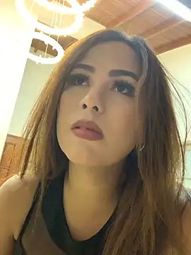 Snapshot of Lunara_Vall chatting on February 11, 2026, 3:28 am Lunara Vall online show from February 11, 2026, 3:28 am