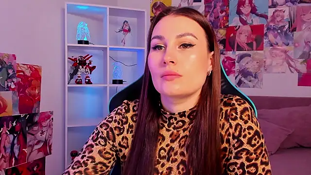 NoraFoxes online show from February 3, 2026, 6:22 am