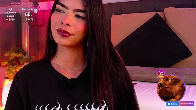 luna blannco online show from March 12, 2026, 1:15 pm