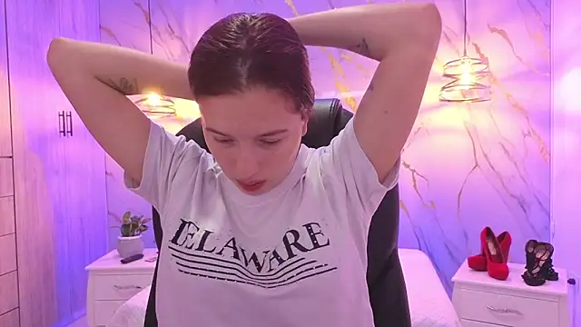 redviper18 online show from January 11, 2026, 2:18 am