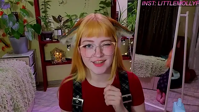 LittleFoxHole online show from April 8, 2026, 1:40 am