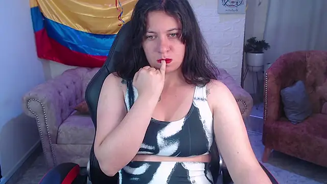amanda rousee online show from June 30, 2026, 3:50 am