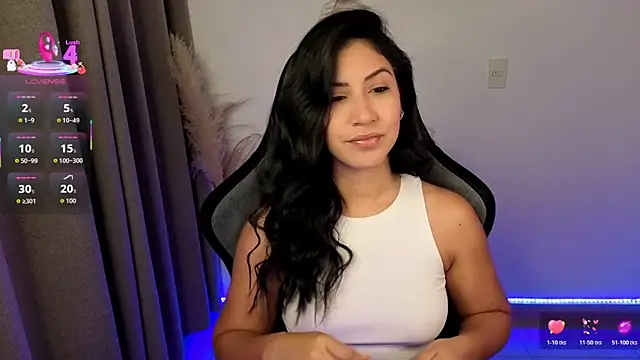 chloebum  online show from May 19, 2026, 11:06 am