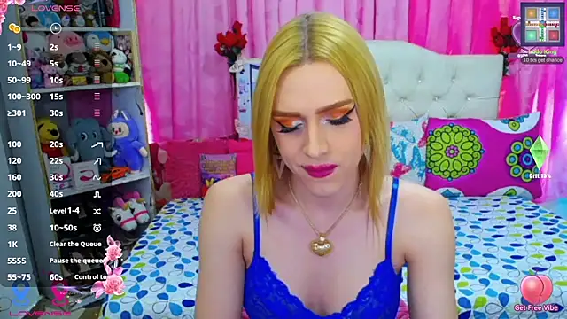 Snapshot of golden_girl01 chatting on April 18, 2026, 5:26 pm golden girl01 online show from April 18, 2026, 5:26 pm