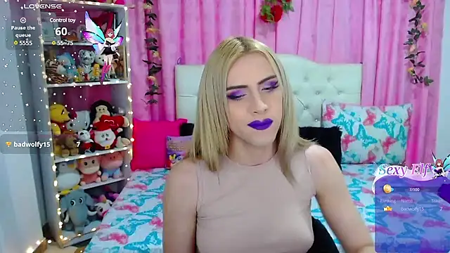Snapshot of golden_girl01 chatting on February 15, 2025, 10:21 pm golden girl01 online show from February 15, 2025, 10:21 pm