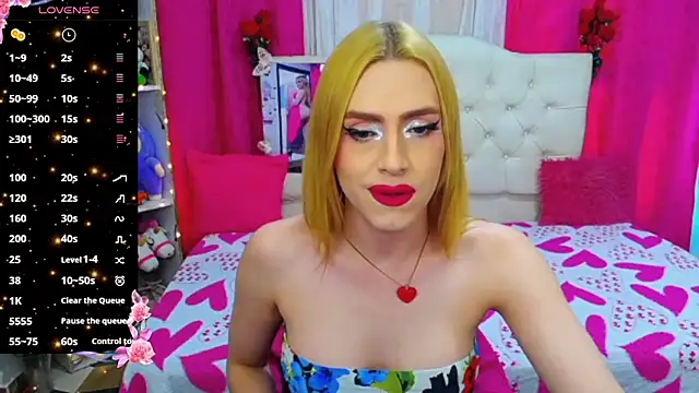 Snapshot of golden_girl01 chatting on May 26, 2026, 9:35 pm golden girl01 online show from May 26, 2026, 9:35 pm
