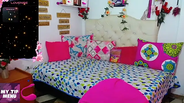 Snapshot of golden_girl01 chatting on March 13, 2026, 6:13 pm golden girl01 online show from March 13, 2026, 6:13 pm