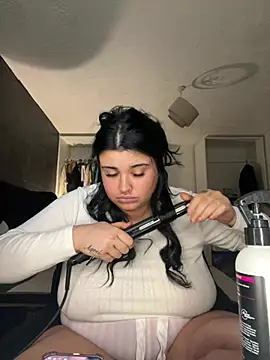 Snapshot of Curvybabesxxo chatting on March 1, 2026, 4:29 pm Curvybabesxxo online show from March 1, 2026, 4:29 pm