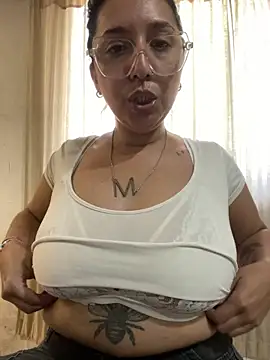 Soy maiaa4 online show from February 17, 2026, 3:53 pm