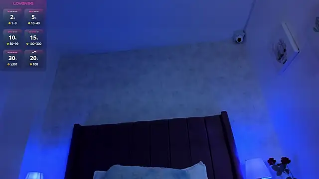 Snapshot of Yuliana-ambell chatting on May 11, 2026, 9:45 pm Yuliana-ambell online show from May 11, 2026, 9:45 pm
