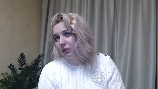 Snapshot of sweetpussy13 chatting on February 7, 2025, 7:07 am sweetpussy13 online show from February 7, 2025, 7:07 am