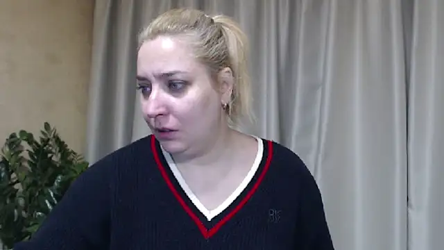 Snapshot of sweetpussy13 chatting on February 24, 2026, 6:47 am sweetpussy13 online show from February 24, 2026, 6:47 am