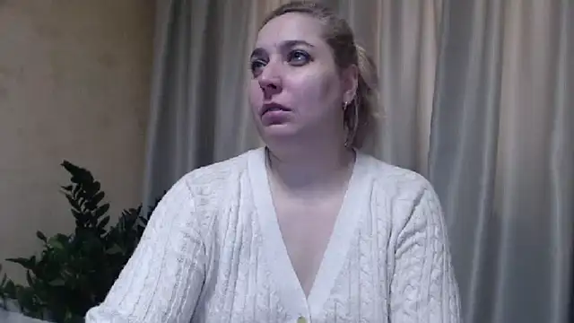 Snapshot of sweetpussy13 chatting on February 26, 2025, 7:23 am sweetpussy13 online show from February 26, 2025, 7:23 am