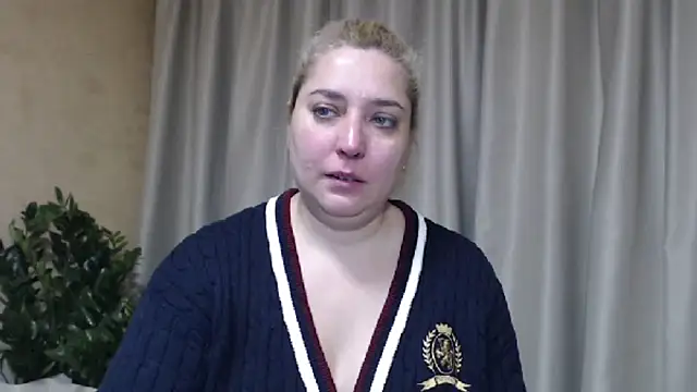 Snapshot of sweetpussy13 chatting on February 7, 2026, 6:21 am sweetpussy13 online show from February 7, 2026, 6:21 am