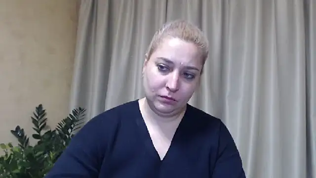Snapshot of sweetpussy13 chatting on February 6, 2025, 7:02 am sweetpussy13 online show from February 6, 2025, 7:02 am