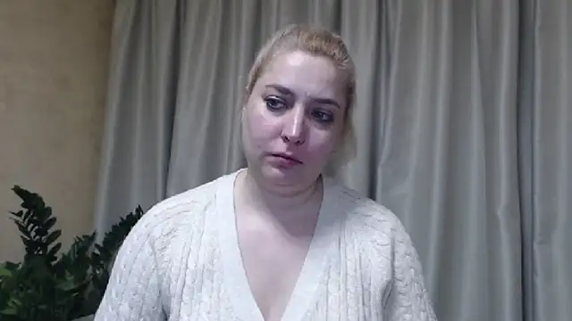 Snapshot of sweetpussy13 chatting on March 7, 2025, 6:02 am sweetpussy13 online show from March 7, 2025, 6:02 am