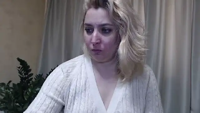Snapshot of sweetpussy13 chatting on March 23, 2025, 6:58 am sweetpussy13 online show from March 23, 2025, 6:58 am