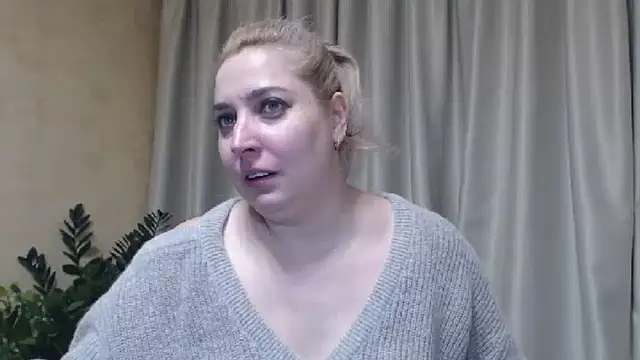 Snapshot of sweetpussy13 chatting on February 8, 2025, 6:54 am sweetpussy13 online show from February 8, 2025, 6:54 am