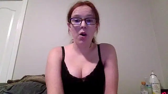 Snapshot of redremmi chatting on February 19, 2026, 11:23 pm redremmi online show from February 19, 2026, 11:23 pm