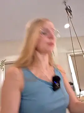 Snapshot of emmasky69 chatting on April 20, 2026, 5:47 pm emmasky69 online show from April 20, 2026, 5:47 pm