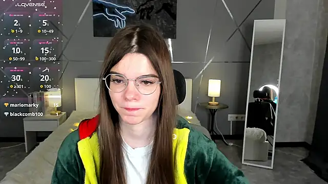 miss  evelyne online show from December 21, 2025, 1:30 am