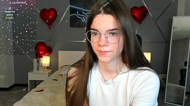 miss  evelyne online show from February 15, 2026, 1:06 am