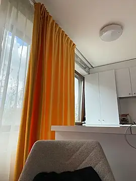 AstridVex online show from April 10, 2026, 9:49 am