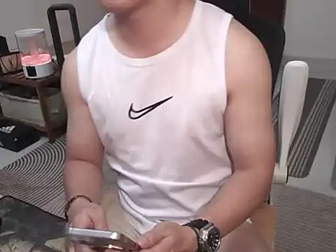 Snapshot of battman4488 chatting on April 10, 2026, 3:41 pm battman4488 online show from April 10, 2026, 3:41 pm