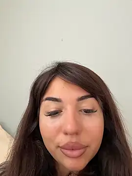 Snapshot of SilkyMira chatting on July 25, 2026, 9:28 am SilkyMira online show from July 25, 2026, 9:28 am