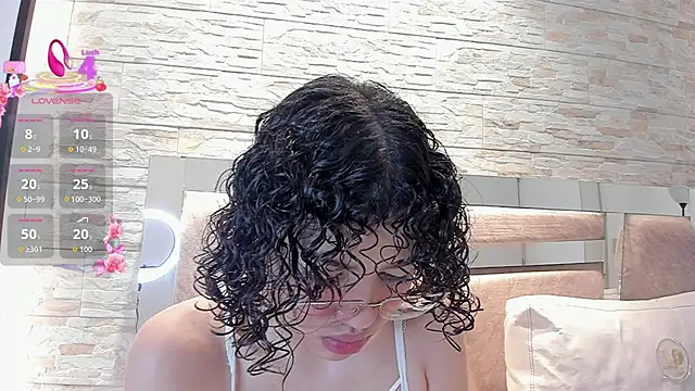 Snapshot of chloe_cortez chatting on January 13, 2026, 10:41 am chloe cortez online show from January 13, 2026, 10:41 am