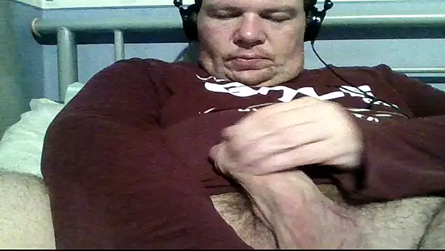 Snapshot of mrhardcock12 chatting on February 2, 2026, 9:25 pm mrhardcock12 online show from February 2, 2026, 9:25 pm