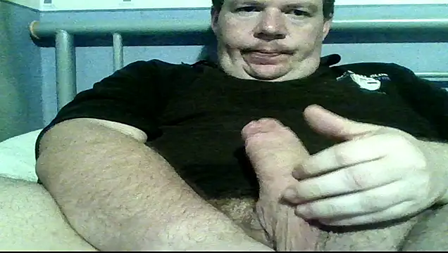 Snapshot of mrhardcock12 chatting on February 13, 2026, 3:23 pm mrhardcock12 online show from February 13, 2026, 3:23 pm